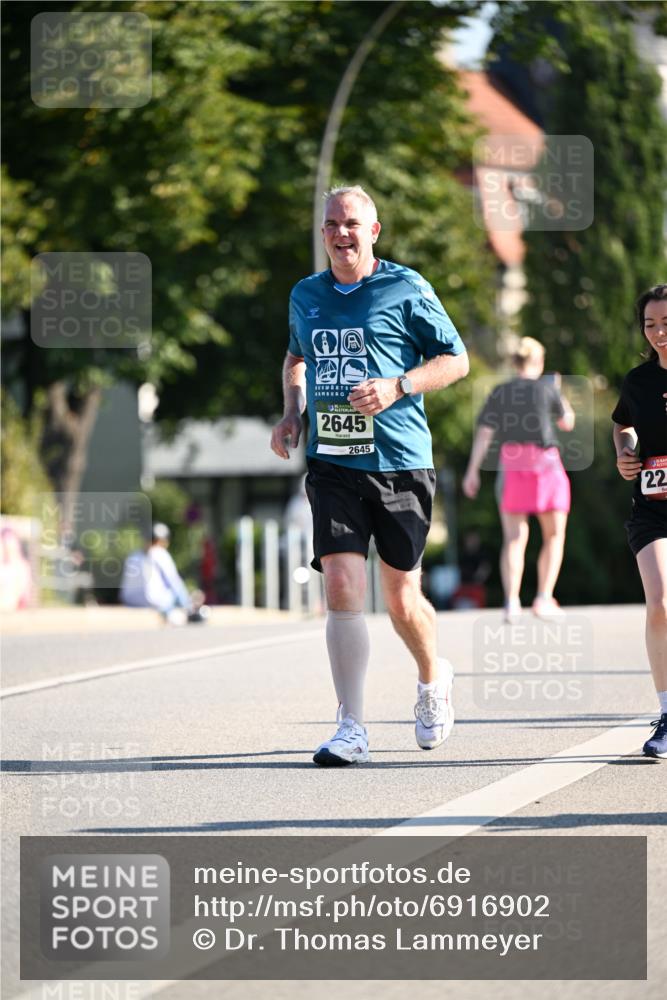 01.09.2024 - BARMER Alsterlauf Dr. Thomas Lammeyer http://msf.ph/oto/6916902 01.09.2024 09:49:13 Laufen 2645, 2645, 22 meine-sportfotos.de