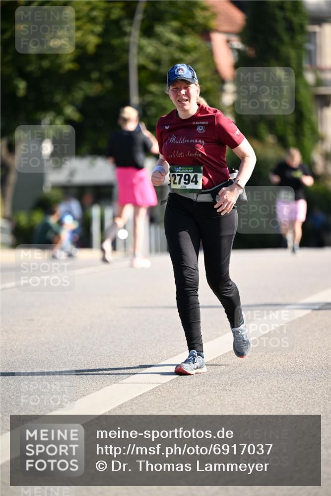 01.09.2024 - BARMER Alsterlauf Dr. Thomas Lammeyer http://msf.ph/oto/6917037 01.09.2024 09:49:18 Laufen 30, 35, 2794 meine-sportfotos.de