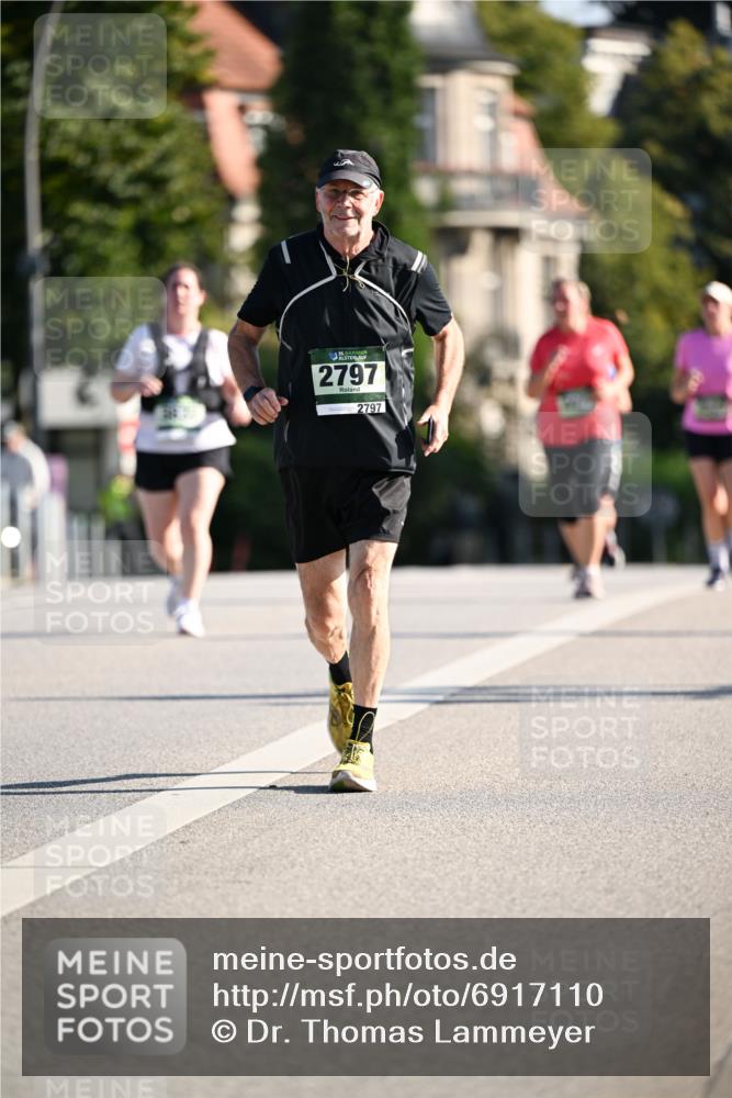01.09.2024 - BARMER Alsterlauf Dr. Thomas Lammeyer http://msf.ph/oto/6917110 01.09.2024 09:49:33 Laufen 2797, 2797 meine-sportfotos.de