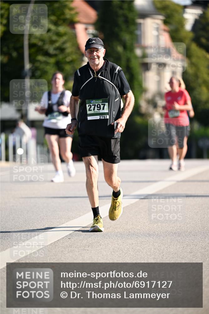01.09.2024 - BARMER Alsterlauf Dr. Thomas Lammeyer http://msf.ph/oto/6917127 01.09.2024 09:49:33 Laufen 2797, 2797 meine-sportfotos.de