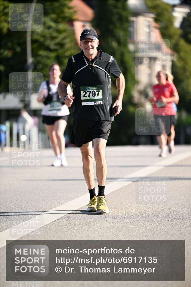 01.09.2024 - BARMER Alsterlauf Dr. Thomas Lammeyer http://msf.ph/oto/6917135 01.09.2024 09:49:33 Laufen 61, 35, 2797, 2797 meine-sportfotos.de