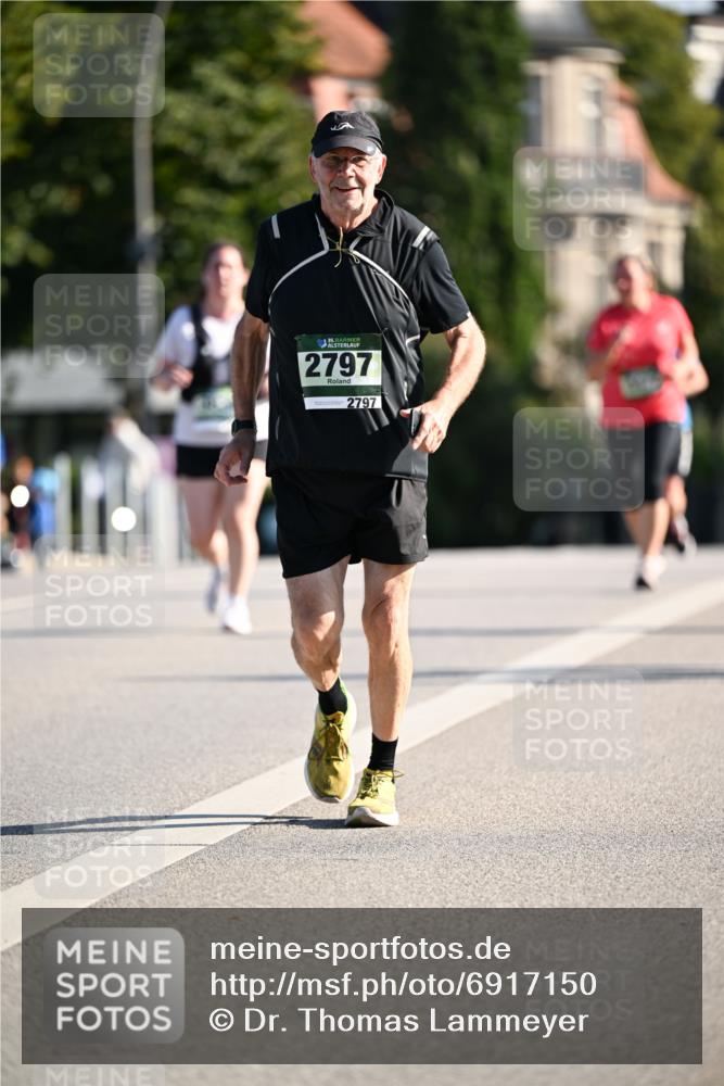 01.09.2024 - BARMER Alsterlauf Dr. Thomas Lammeyer http://msf.ph/oto/6917150 01.09.2024 09:49:33 Laufen 135, 2797, 2797 meine-sportfotos.de