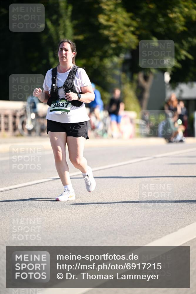 01.09.2024 - BARMER Alsterlauf Dr. Thomas Lammeyer http://msf.ph/oto/6917215 01.09.2024 09:49:38 Laufen 3837, 3837 meine-sportfotos.de