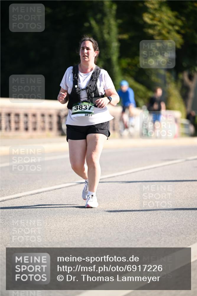 01.09.2024 - BARMER Alsterlauf Dr. Thomas Lammeyer http://msf.ph/oto/6917226 01.09.2024 09:49:38 Laufen 3837, 3837 meine-sportfotos.de