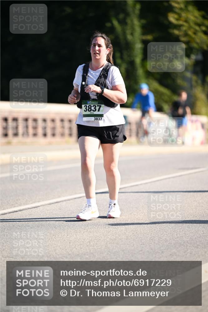 01.09.2024 - BARMER Alsterlauf Dr. Thomas Lammeyer http://msf.ph/oto/6917229 01.09.2024 09:49:38 Laufen 35, 3837, 3837 meine-sportfotos.de