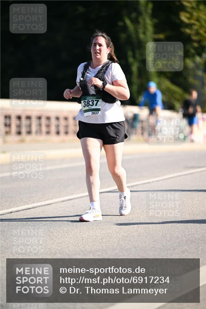 01.09.2024 - BARMER Alsterlauf Dr. Thomas Lammeyer http://msf.ph/oto/6917234 01.09.2024 09:49:38 Laufen 3837, 3837 meine-sportfotos.de