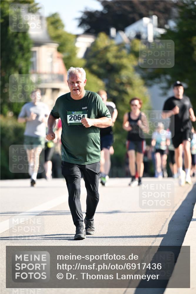 01.09.2024 - BARMER Alsterlauf Dr. Thomas Lammeyer http://msf.ph/oto/6917436 01.09.2024 09:49:51 Laufen 2064 meine-sportfotos.de