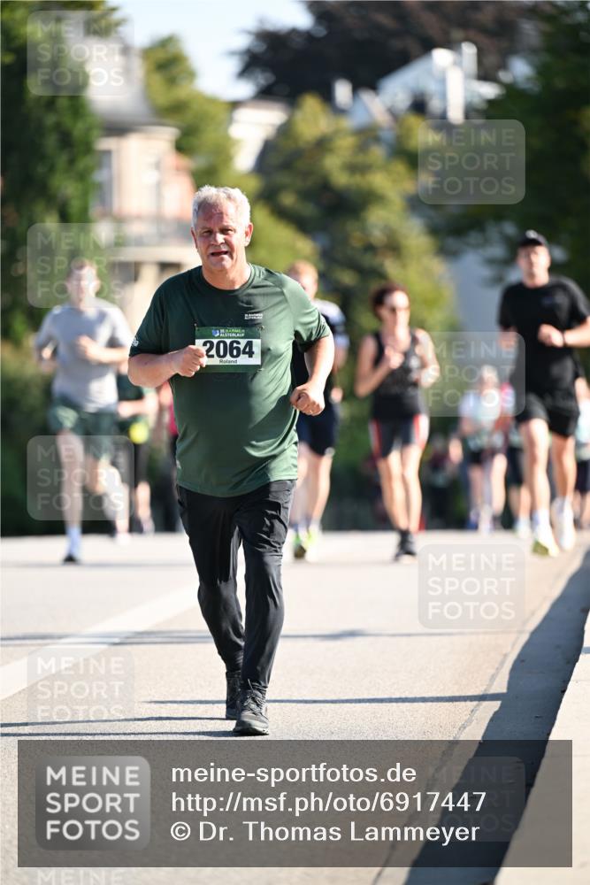 01.09.2024 - BARMER Alsterlauf Dr. Thomas Lammeyer http://msf.ph/oto/6917447 01.09.2024 09:49:51 Laufen 35, 2064 meine-sportfotos.de