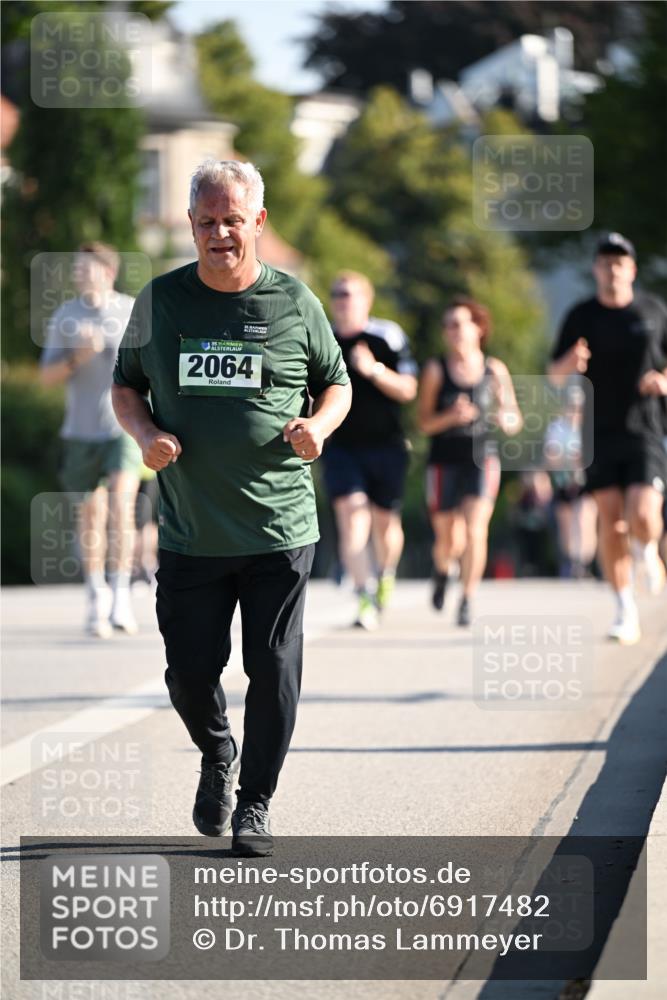 01.09.2024 - BARMER Alsterlauf Dr. Thomas Lammeyer http://msf.ph/oto/6917482 01.09.2024 09:49:52 Laufen 35, 35, 2064 meine-sportfotos.de