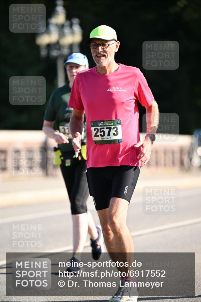 01.09.2024 - BARMER Alsterlauf Dr. Thomas Lammeyer http://msf.ph/oto/6917552 01.09.2024 09:50:03 Laufen 33, 10, 35, 2573 meine-sportfotos.de
