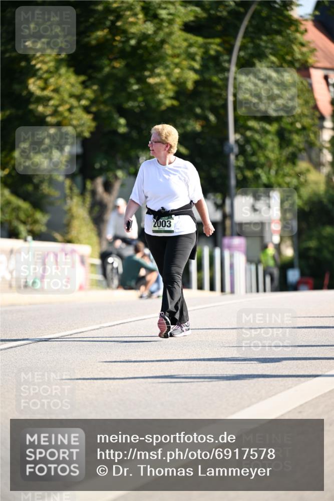 01.09.2024 - BARMER Alsterlauf Dr. Thomas Lammeyer http://msf.ph/oto/6917578 01.09.2024 09:50:05 Laufen 2003 meine-sportfotos.de