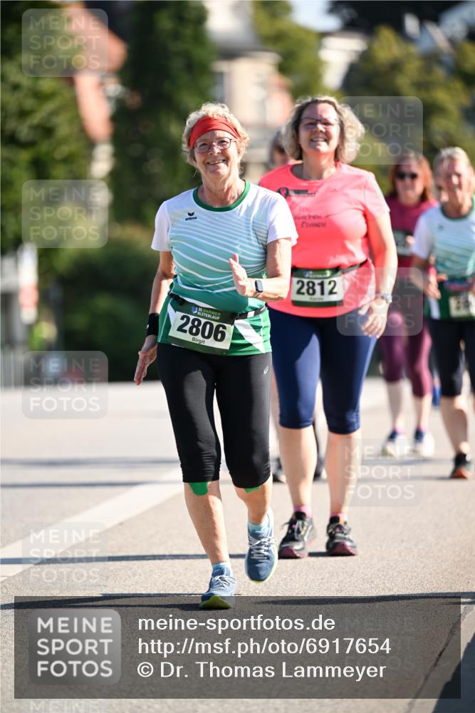 01.09.2024 - BARMER Alsterlauf Dr. Thomas Lammeyer http://msf.ph/oto/6917654 01.09.2024 09:50:08 Laufen 35, 2806, 2812 meine-sportfotos.de
