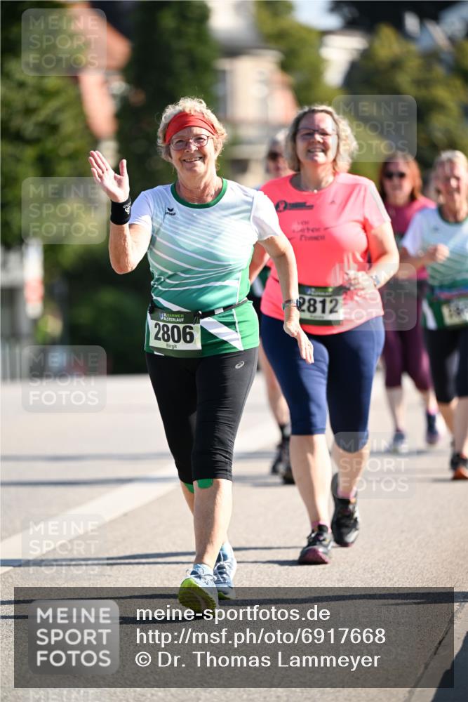 01.09.2024 - BARMER Alsterlauf Dr. Thomas Lammeyer http://msf.ph/oto/6917668 01.09.2024 09:50:08 Laufen 135, 2806, 2812 meine-sportfotos.de