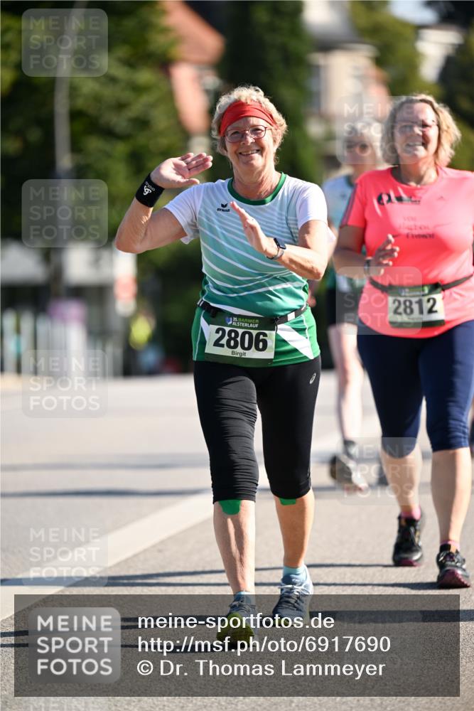 01.09.2024 - BARMER Alsterlauf Dr. Thomas Lammeyer http://msf.ph/oto/6917690 01.09.2024 09:50:09 Laufen 35, 2806, 2812 meine-sportfotos.de