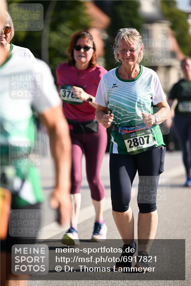 01.09.2024 - BARMER Alsterlauf Dr. Thomas Lammeyer http://msf.ph/oto/6917821 01.09.2024 09:50:13 Laufen 376, 35, 2807 meine-sportfotos.de