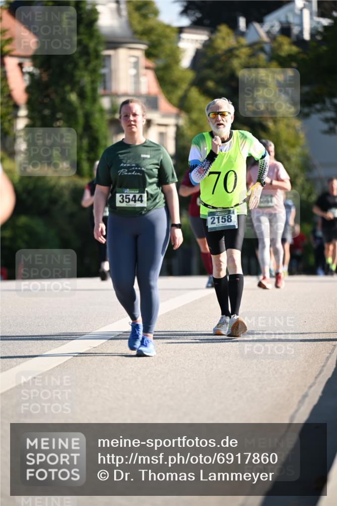 01.09.2024 - BARMER Alsterlauf Dr. Thomas Lammeyer http://msf.ph/oto/6917860 01.09.2024 09:50:14 Laufen 70, 3544, 2158 meine-sportfotos.de