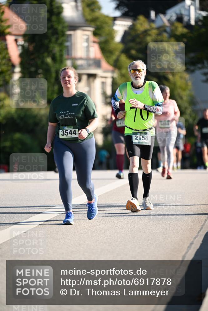 01.09.2024 - BARMER Alsterlauf Dr. Thomas Lammeyer http://msf.ph/oto/6917878 01.09.2024 09:50:14 Laufen 3544, 70, 2158 meine-sportfotos.de