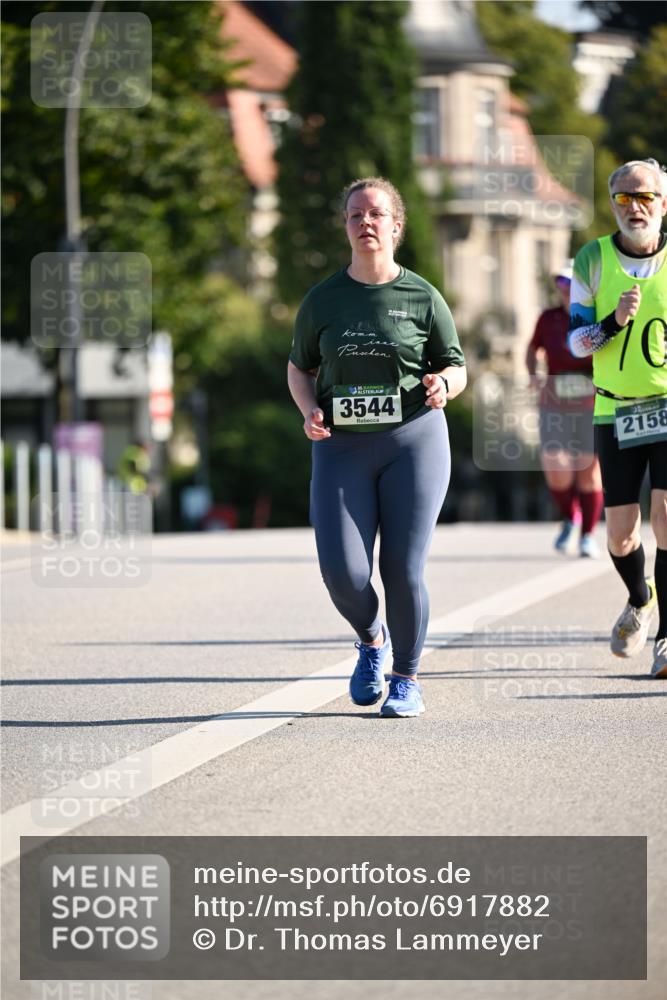 01.09.2024 - BARMER Alsterlauf Dr. Thomas Lammeyer http://msf.ph/oto/6917882 01.09.2024 09:50:15 Laufen 35, 3544, 70, 2158 meine-sportfotos.de
