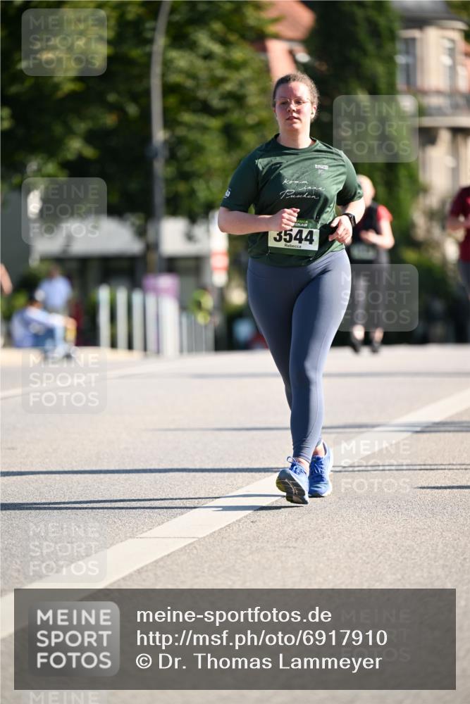 01.09.2024 - BARMER Alsterlauf Dr. Thomas Lammeyer http://msf.ph/oto/6917910 01.09.2024 09:50:15 Laufen 10, 3544 meine-sportfotos.de