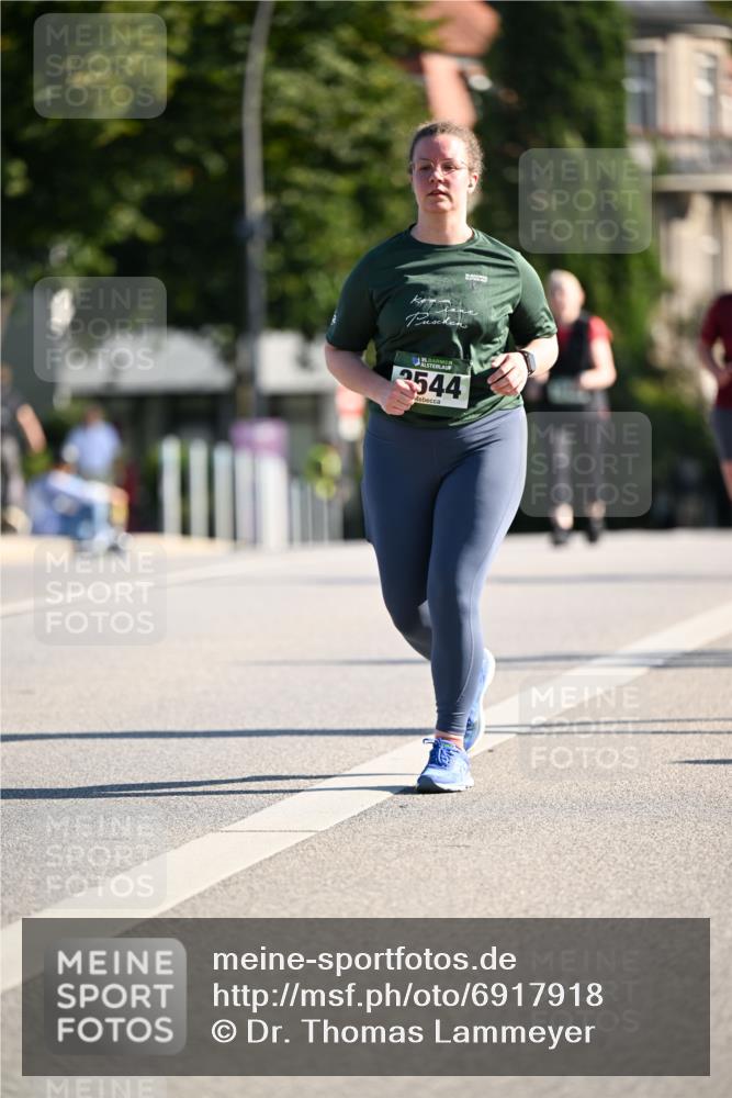 01.09.2024 - BARMER Alsterlauf Dr. Thomas Lammeyer http://msf.ph/oto/6917918 01.09.2024 09:50:15 Laufen 35, 3544 meine-sportfotos.de