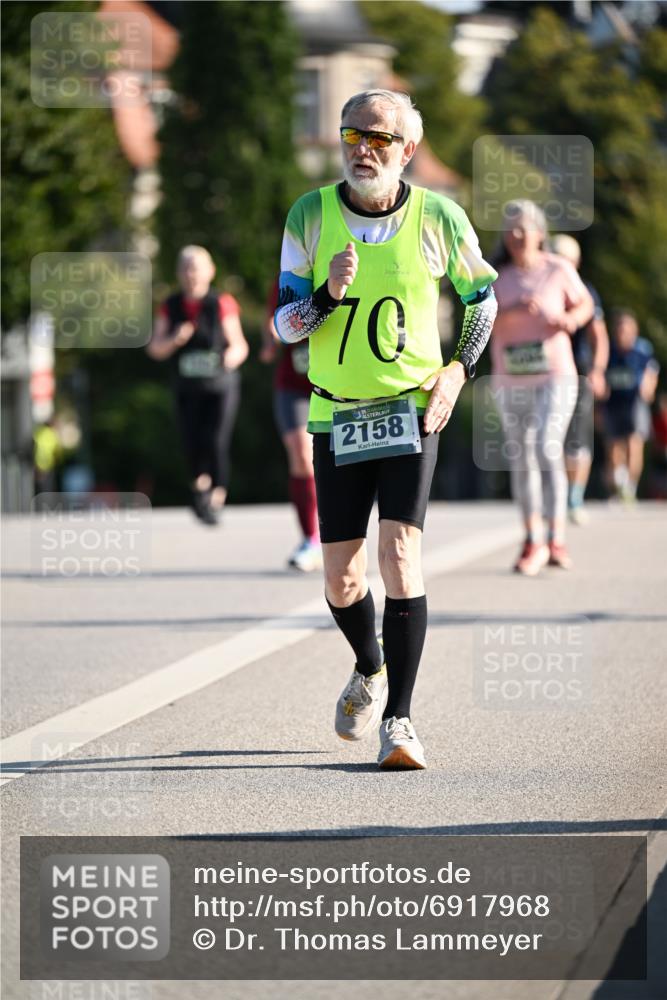 01.09.2024 - BARMER Alsterlauf Dr. Thomas Lammeyer http://msf.ph/oto/6917968 01.09.2024 09:50:17 Laufen 70, 2158 meine-sportfotos.de