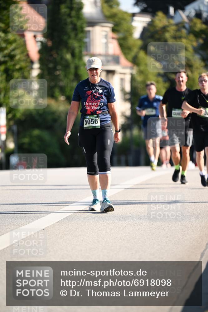 01.09.2024 - BARMER Alsterlauf Dr. Thomas Lammeyer http://msf.ph/oto/6918098 01.09.2024 09:50:25 Laufen 5056 meine-sportfotos.de