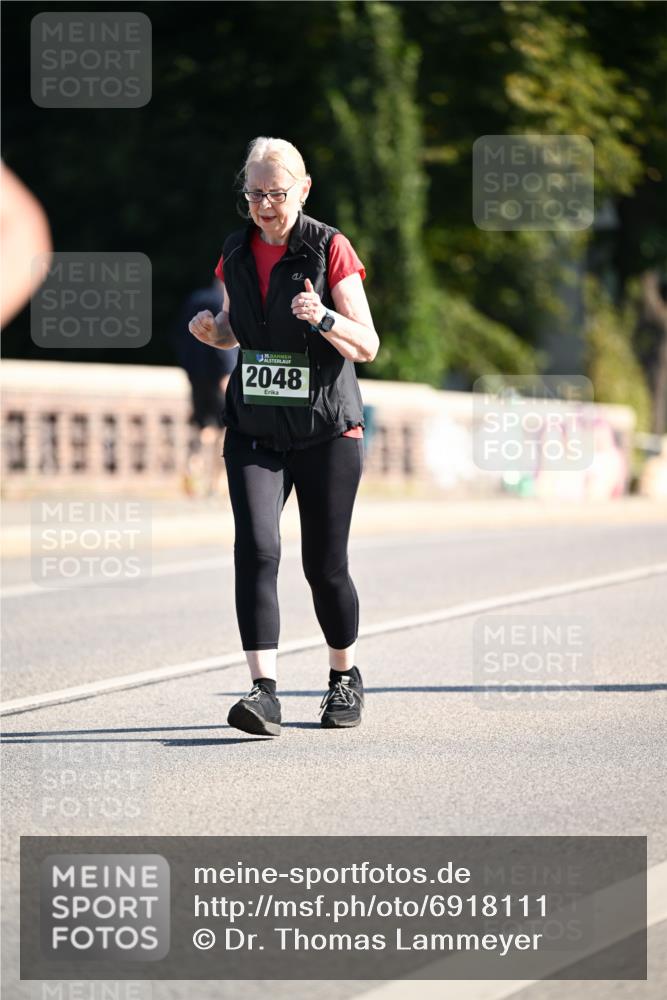01.09.2024 - BARMER Alsterlauf Dr. Thomas Lammeyer http://msf.ph/oto/6918111 01.09.2024 09:50:27 Laufen 2048 meine-sportfotos.de