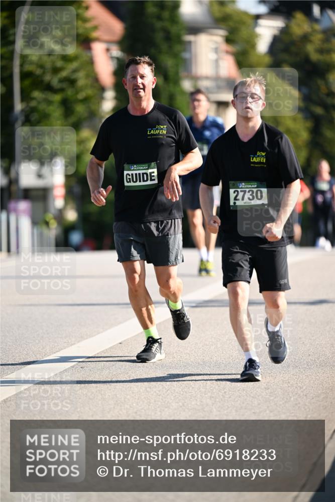 01.09.2024 - BARMER Alsterlauf Dr. Thomas Lammeyer http://msf.ph/oto/6918233 01.09.2024 09:50:30 Laufen 2730 meine-sportfotos.de