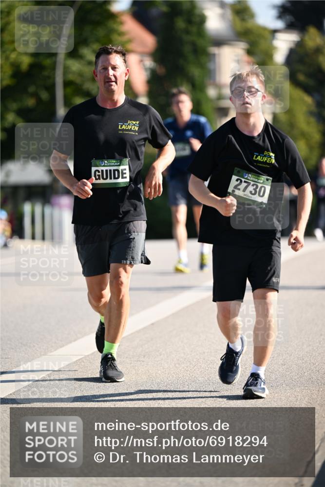 01.09.2024 - BARMER Alsterlauf Dr. Thomas Lammeyer http://msf.ph/oto/6918294 01.09.2024 09:50:32 Laufen 35, 2730 meine-sportfotos.de