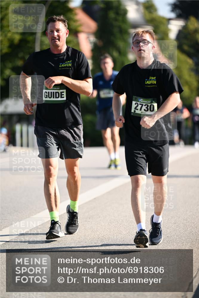 01.09.2024 - BARMER Alsterlauf Dr. Thomas Lammeyer http://msf.ph/oto/6918306 01.09.2024 09:50:32 Laufen 2730 meine-sportfotos.de