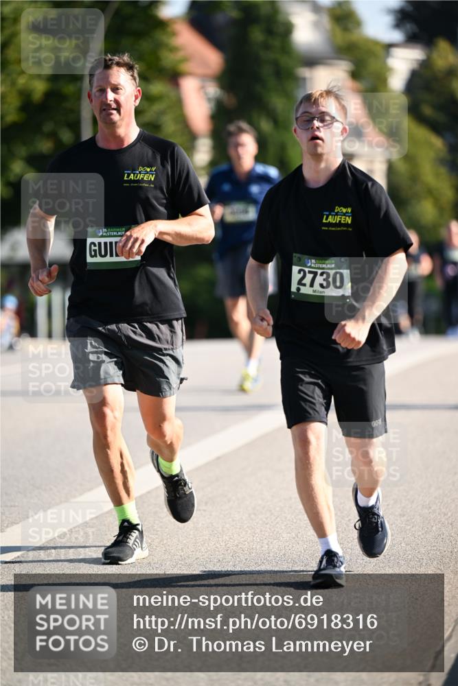 01.09.2024 - BARMER Alsterlauf Dr. Thomas Lammeyer http://msf.ph/oto/6918316 01.09.2024 09:50:32 Laufen 35, 2730 meine-sportfotos.de
