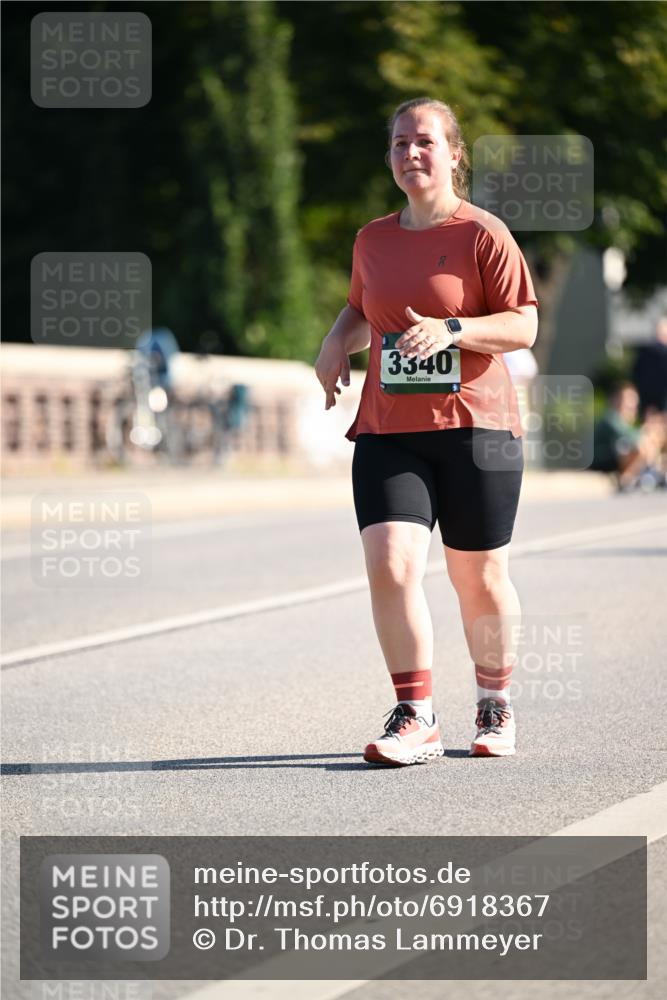01.09.2024 - BARMER Alsterlauf Dr. Thomas Lammeyer http://msf.ph/oto/6918367 01.09.2024 09:50:41 Laufen 3340 meine-sportfotos.de