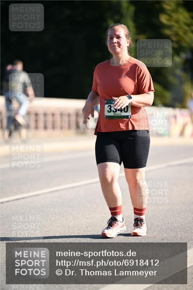 01.09.2024 - BARMER Alsterlauf Dr. Thomas Lammeyer http://msf.ph/oto/6918412 01.09.2024 09:50:42 Laufen 3540 meine-sportfotos.de