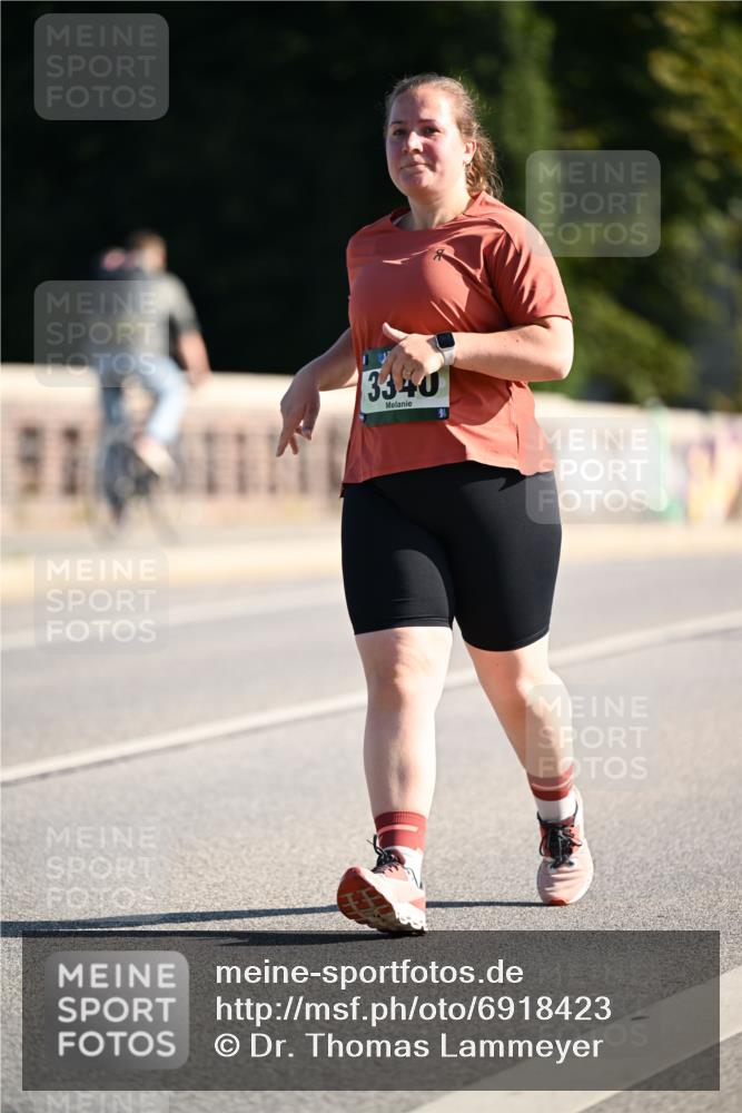 01.09.2024 - BARMER Alsterlauf Dr. Thomas Lammeyer http://msf.ph/oto/6918423 01.09.2024 09:50:42 Laufen 3340 meine-sportfotos.de
