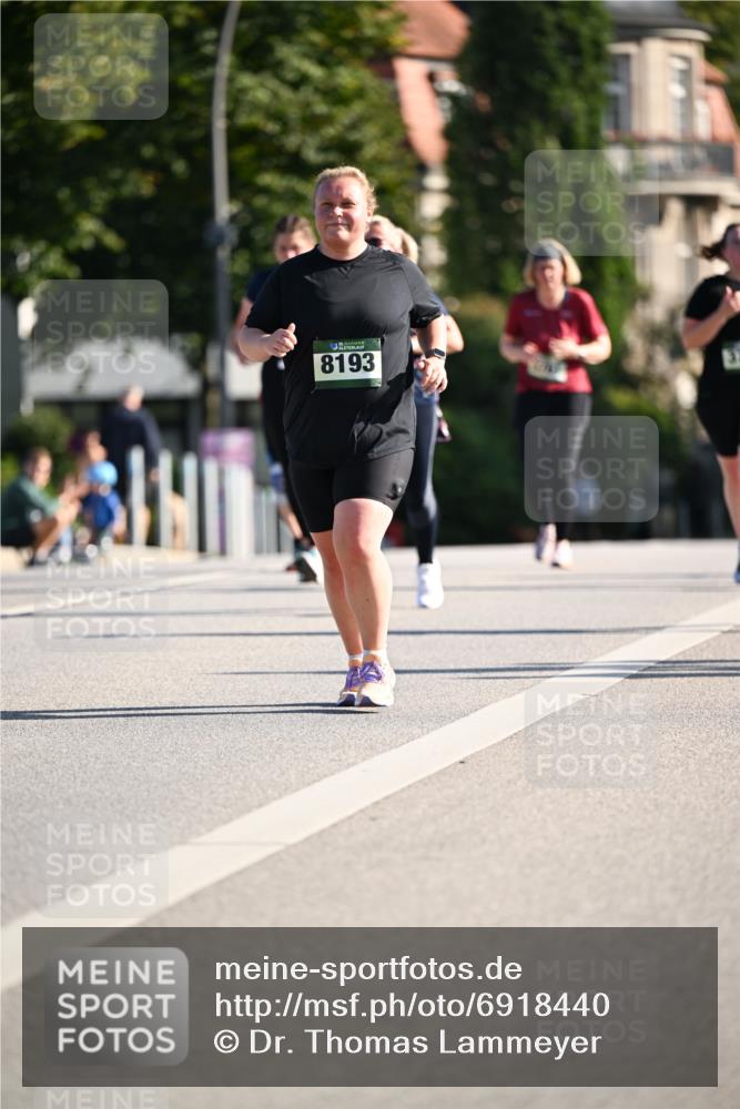 01.09.2024 - BARMER Alsterlauf Dr. Thomas Lammeyer http://msf.ph/oto/6918440 01.09.2024 09:50:44 Laufen 8193 meine-sportfotos.de