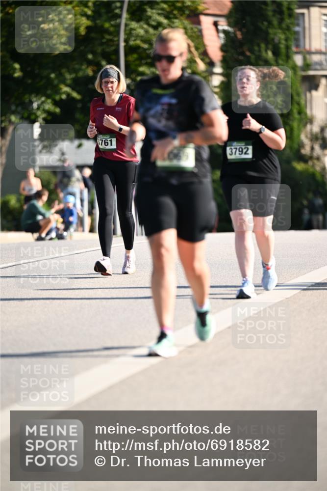01.09.2024 - BARMER Alsterlauf Dr. Thomas Lammeyer http://msf.ph/oto/6918582 01.09.2024 09:50:48 Laufen 761, 3792, 069 meine-sportfotos.de