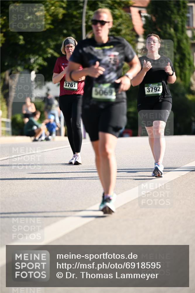 01.09.2024 - BARMER Alsterlauf Dr. Thomas Lammeyer http://msf.ph/oto/6918595 01.09.2024 09:50:48 Laufen 3761, 5069, 3792 meine-sportfotos.de