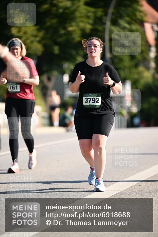 01.09.2024 - BARMER Alsterlauf Dr. Thomas Lammeyer http://msf.ph/oto/6918688 01.09.2024 09:50:51 Laufen 761, 35, 3792 meine-sportfotos.de