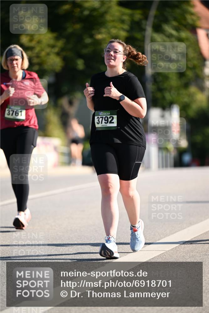 01.09.2024 - BARMER Alsterlauf Dr. Thomas Lammeyer http://msf.ph/oto/6918701 01.09.2024 09:50:51 Laufen 3761, 35, 3792 meine-sportfotos.de