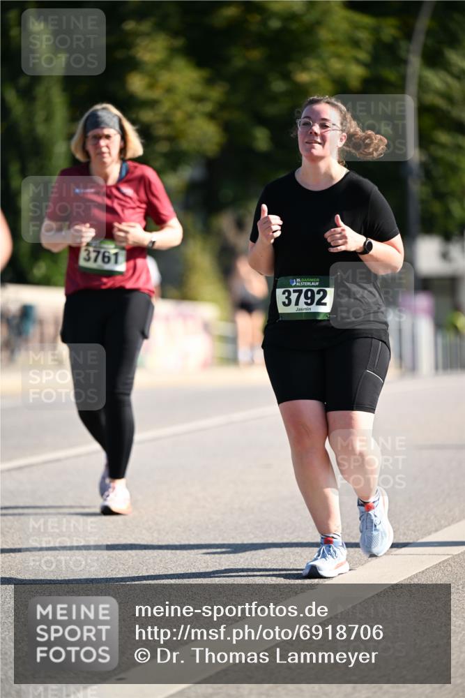 01.09.2024 - BARMER Alsterlauf Dr. Thomas Lammeyer http://msf.ph/oto/6918706 01.09.2024 09:50:51 Laufen 3761, 35, 3792 meine-sportfotos.de