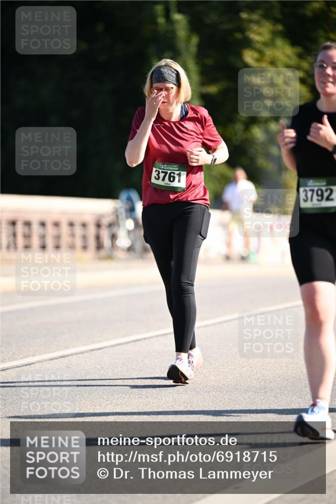 01.09.2024 - BARMER Alsterlauf Dr. Thomas Lammeyer http://msf.ph/oto/6918715 01.09.2024 09:50:52 Laufen 35, 3761, 3792 meine-sportfotos.de