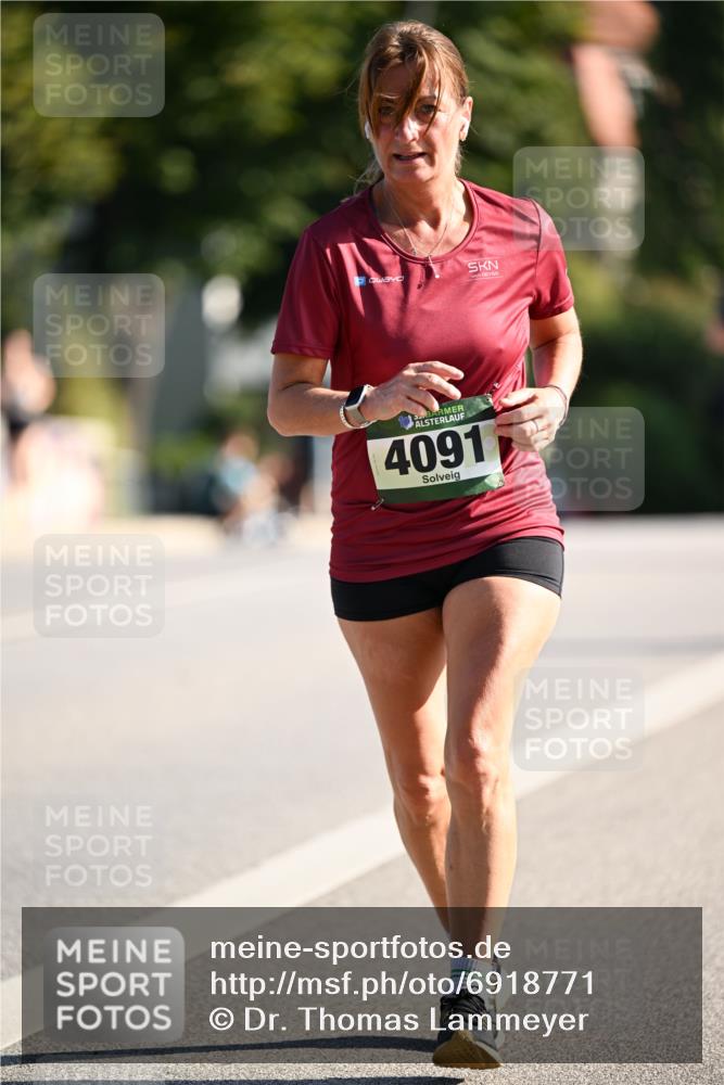01.09.2024 - BARMER Alsterlauf Dr. Thomas Lammeyer http://msf.ph/oto/6918771 01.09.2024 09:50:54 Laufen 4091 meine-sportfotos.de