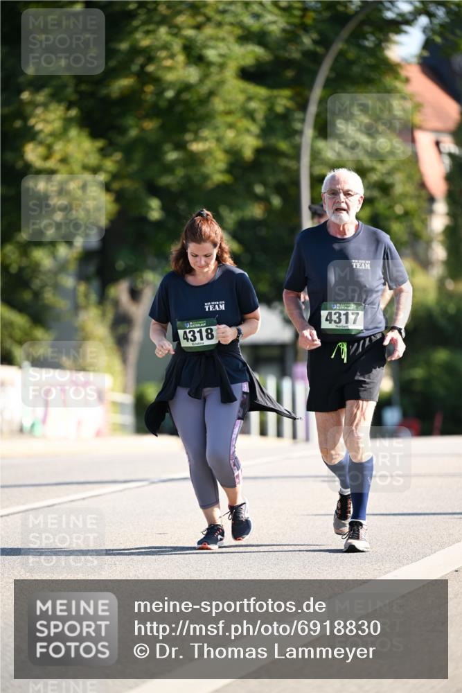 01.09.2024 - BARMER Alsterlauf Dr. Thomas Lammeyer http://msf.ph/oto/6918830 01.09.2024 09:50:59 Laufen 4318, 4317 meine-sportfotos.de