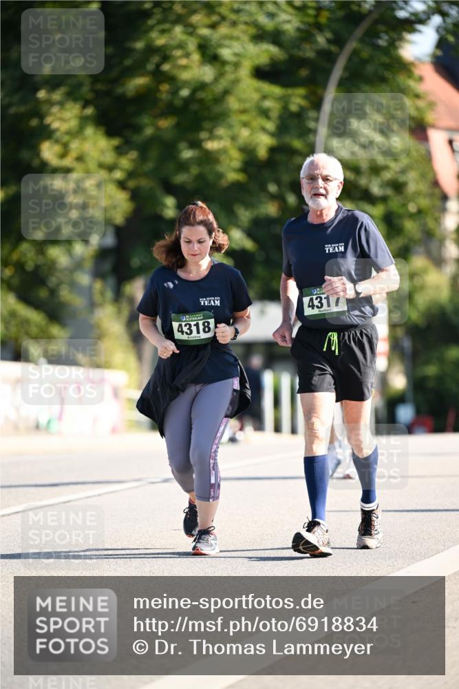 01.09.2024 - BARMER Alsterlauf Dr. Thomas Lammeyer http://msf.ph/oto/6918834 01.09.2024 09:50:59 Laufen 25, 4318, 4317 meine-sportfotos.de