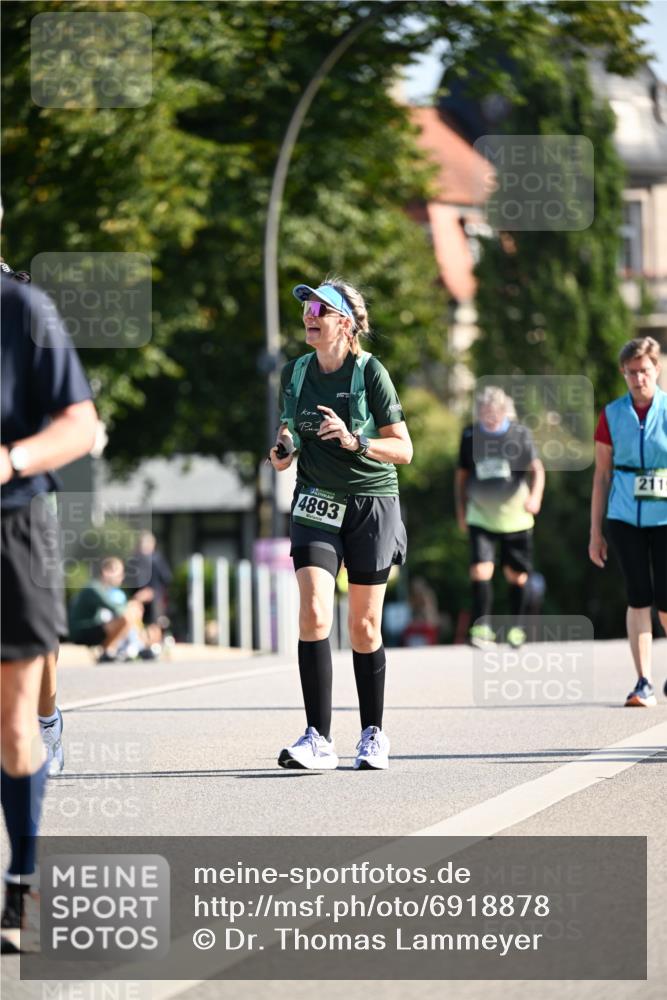 01.09.2024 - BARMER Alsterlauf Dr. Thomas Lammeyer http://msf.ph/oto/6918878 01.09.2024 09:51:02 Laufen 4893, 211 meine-sportfotos.de