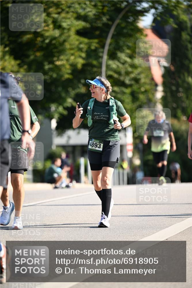 01.09.2024 - BARMER Alsterlauf Dr. Thomas Lammeyer http://msf.ph/oto/6918905 01.09.2024 09:51:02 Laufen 4893 meine-sportfotos.de
