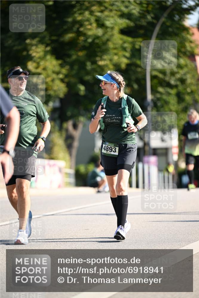 01.09.2024 - BARMER Alsterlauf Dr. Thomas Lammeyer http://msf.ph/oto/6918941 01.09.2024 09:51:03 Laufen 4893 meine-sportfotos.de