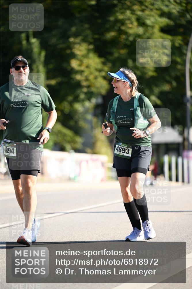 01.09.2024 - BARMER Alsterlauf Dr. Thomas Lammeyer http://msf.ph/oto/6918972 01.09.2024 09:51:04 Laufen 4894, 4893 meine-sportfotos.de
