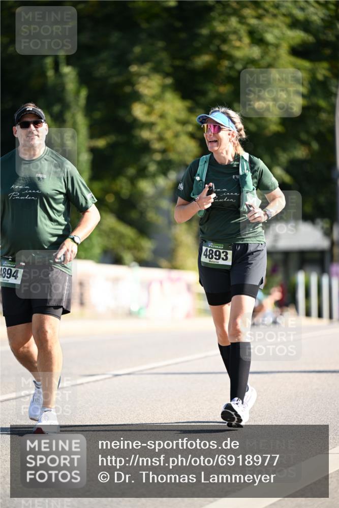 01.09.2024 - BARMER Alsterlauf Dr. Thomas Lammeyer http://msf.ph/oto/6918977 01.09.2024 09:51:04 Laufen 4894, 13, 4893 meine-sportfotos.de