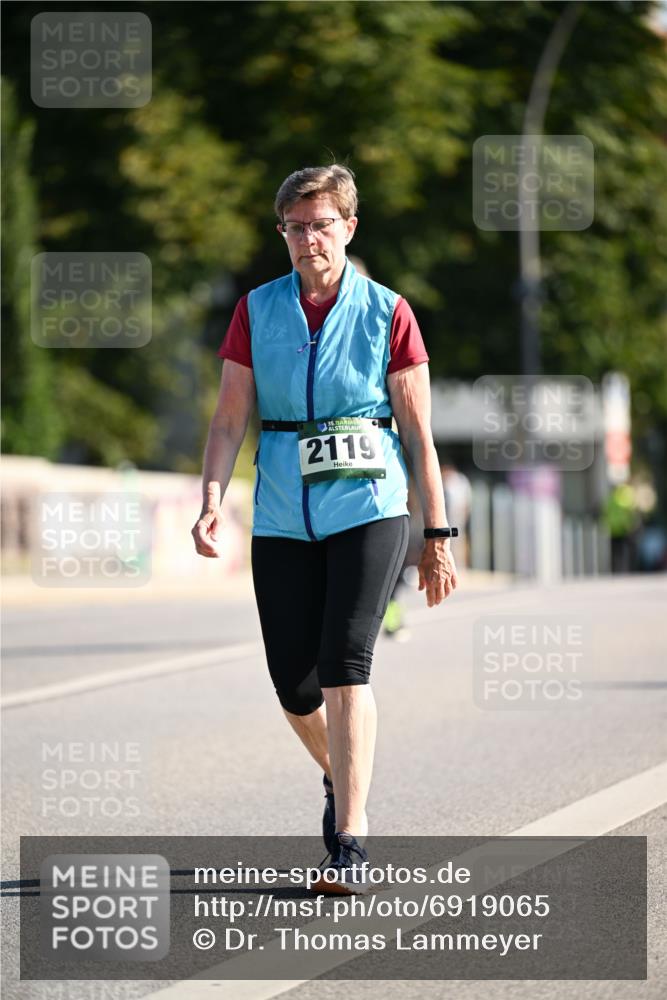 01.09.2024 - BARMER Alsterlauf Dr. Thomas Lammeyer http://msf.ph/oto/6919065 01.09.2024 09:51:09 Laufen 2119 meine-sportfotos.de